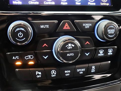 Used 2020 Jeep Grand Cherokee Altitude AWD/4WD image 28