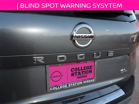 Used 2021 Nissan Rogue SL w/ Premium Package image 16