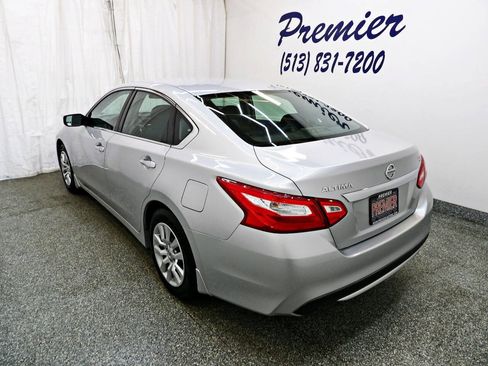 Used 2017 Nissan Altima 2.5 S w/ Power Driver Seat Package FWD image 4