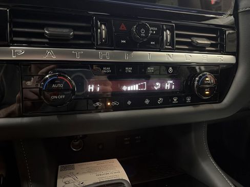 New 2026 Nissan Pathfinder SL image 19