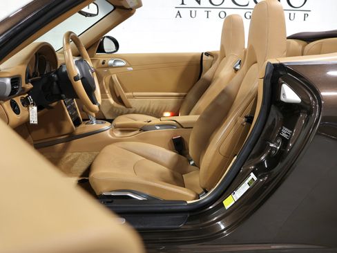 Used 2011 Porsche 911 Cabriolet image 39