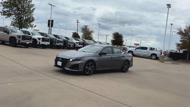 Used 2024 Nissan Altima 2.5 SR FWD image 4