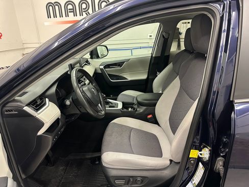 Used 2021 Toyota RAV4 XLE image 20
