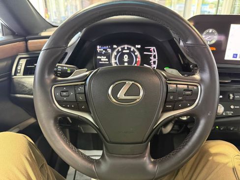 Used 2024 Lexus ES 350 w/ Premium Package FWD image 11