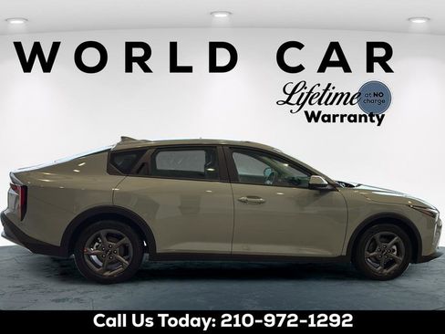 New 2026 Kia K4 FWD image 15