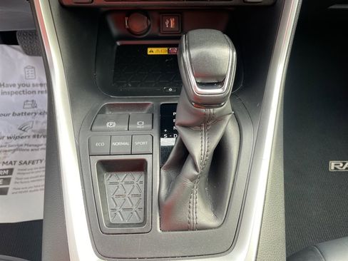 Used 2023 Toyota RAV4 XLE Premium image 25