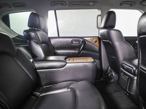 Used 2023 Nissan Armada SL w/ Captain's Chairs Package image 17