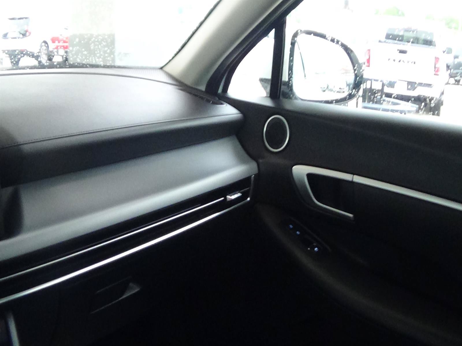 Used 2025 Hyundai Sonata SEL FWD image 27