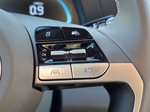 Certified 2025 Hyundai Elantra Sport image 20