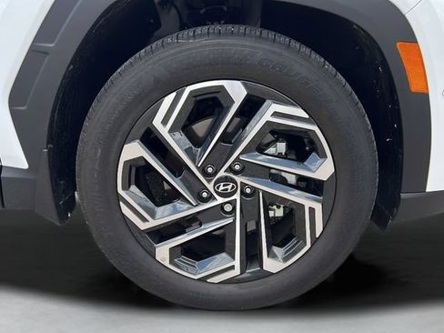 Certified 2025 Hyundai Tucson Limited FWD image 34