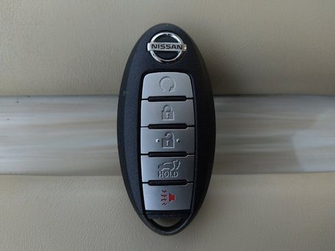 Used 2015 Nissan Murano Platinum w/ Platinum Technology Package FWD image 32