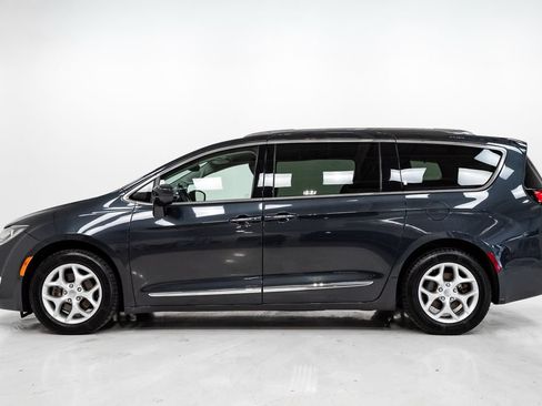 Used 2020 Chrysler Pacifica Touring-L Plus w/ Tire & Wheel Group FWD image 25