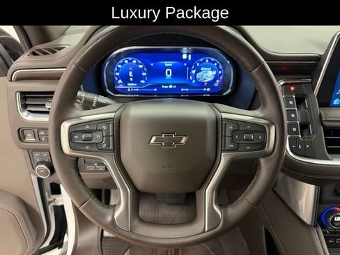 Certified 2023 Chevrolet Suburban Z71 w/ Luxury Package AWD/4WD image 9