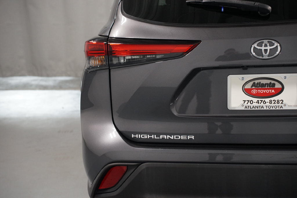 Used 2023 Toyota Highlander L FWD image 10