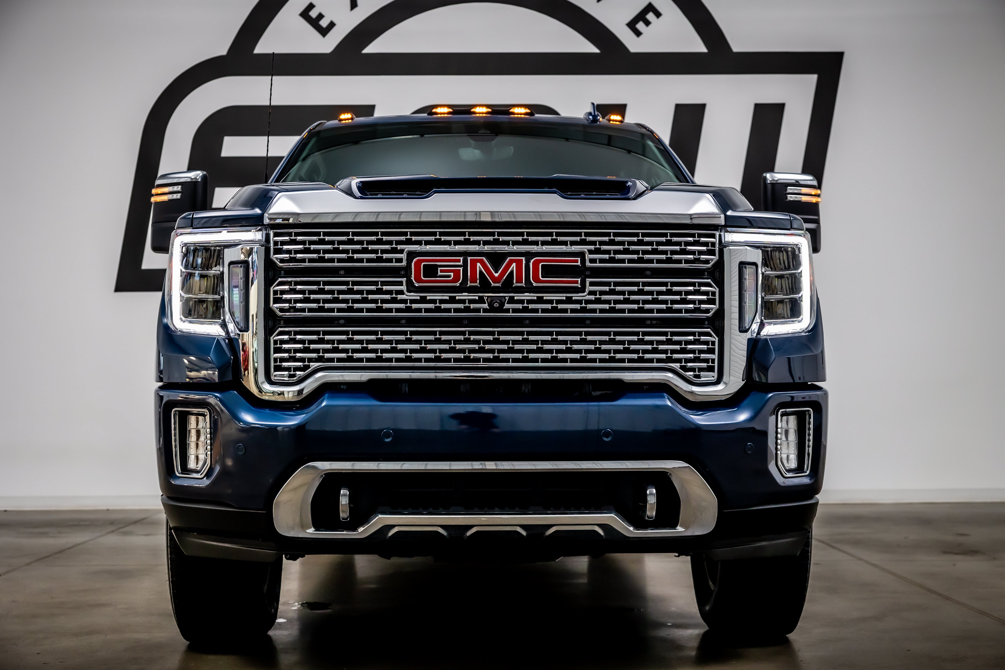 Used 2021 GMC Sierra 2500 Denali w/ Denali Ultimate Package AWD/4WD image 4