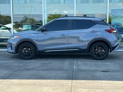 Used 2022 Nissan Kicks SR w/ Interior Electronics Package FWD image 6