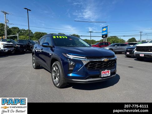 Used 2024 Chevrolet Trax LT w/ Driver Confidence Package FWD image 1