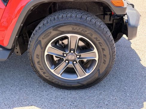 Used 2023 Jeep Wrangler Unlimited Sahara AWD/4WD image 9