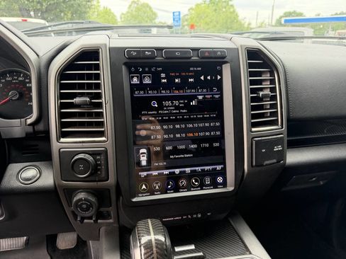 Used 2017 Ford F150 Raptor w/ Equipment Group 802A Luxury AWD/4WD image 17