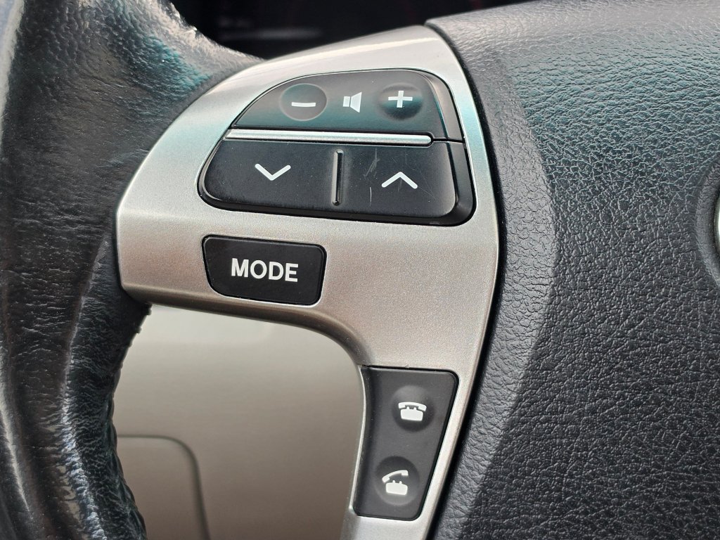 Used 2011 Toyota Highlander SE w/ Tow Pkg FWD image 42