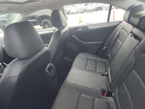 Used 2017 Volkswagen Jetta SE FWD image 7