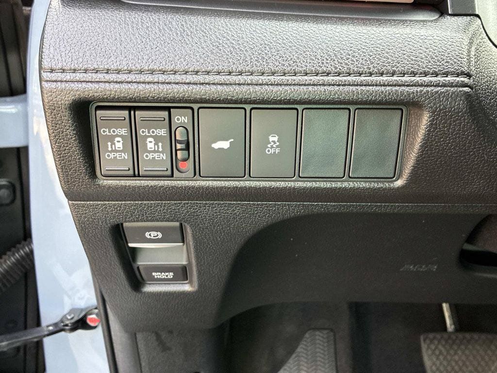 Used 2025 Honda Odyssey Sport-L image 29
