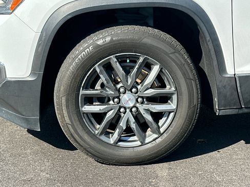 Used 2018 GMC Acadia SLT image 46