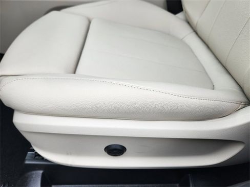 Certified 2025 Mercedes-Benz GLB 250 4MATIC image 9