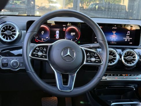 Used 2023 Mercedes-Benz CLA 250 image 38