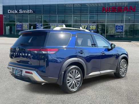 Used 2024 Nissan Pathfinder SL w/ SL Premium Package image 6