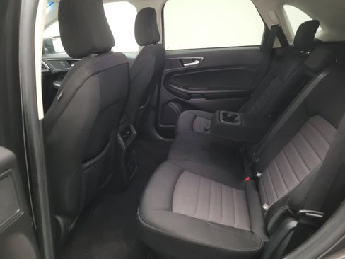 Used 2020 Ford Edge SE FWD image 18