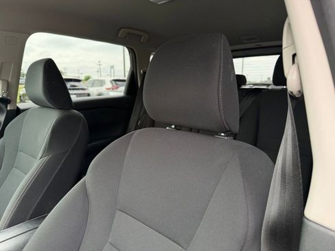 Used 2024 Nissan Rogue S FWD image 11