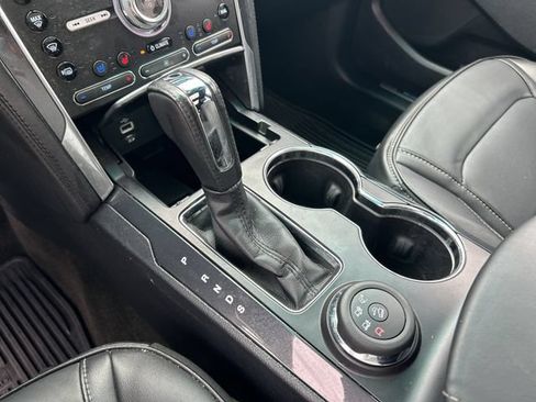 Used 2016 Ford Explorer Platinum AWD/4WD image 27