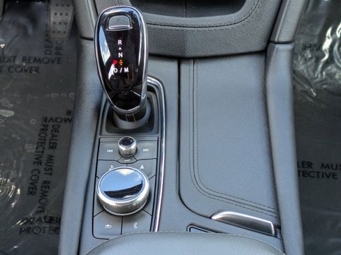 Certified 2024 Cadillac XT6 Premium Luxury AWD/4WD image 18