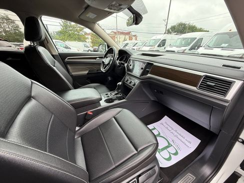 Used 2021 Volkswagen Atlas SE image 39