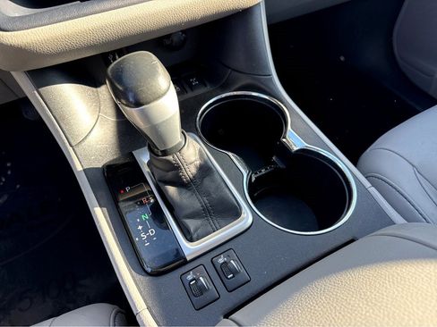 Used 2015 Toyota Highlander XLE image 24