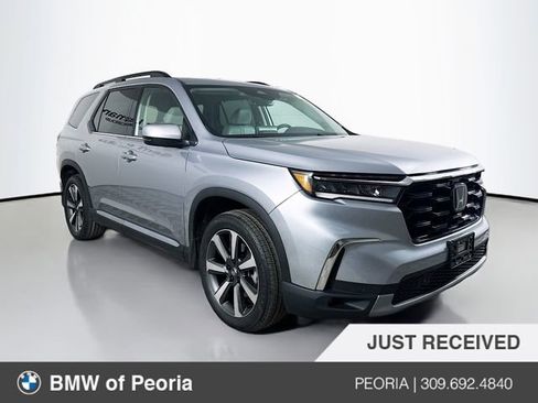 Used 2023 Honda Pilot Touring image 1