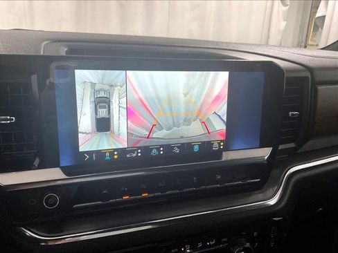 Used 2023 Chevrolet Silverado 1500 High Country w/ Technology Package image 19