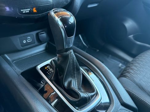 Used 2018 Nissan Rogue S FWD image 23