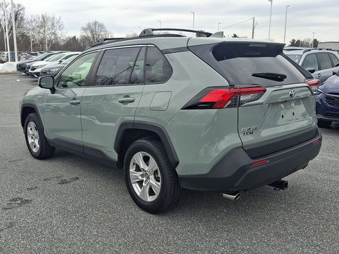 Used 2021 Toyota RAV4 XLE w/ Convenience Package image 6