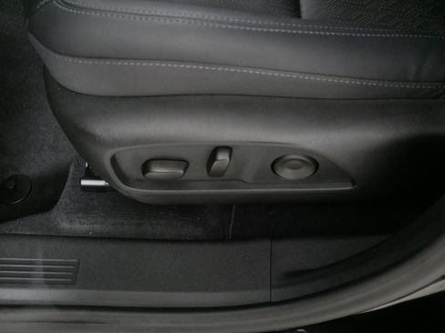 Used 2025 Chevrolet Equinox LT w/ Convenience Package II AWD/4WD image 20