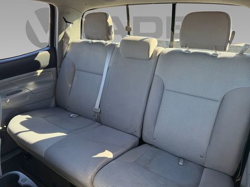 Used 2014 Toyota Tacoma 4x4 Double Cab image 4