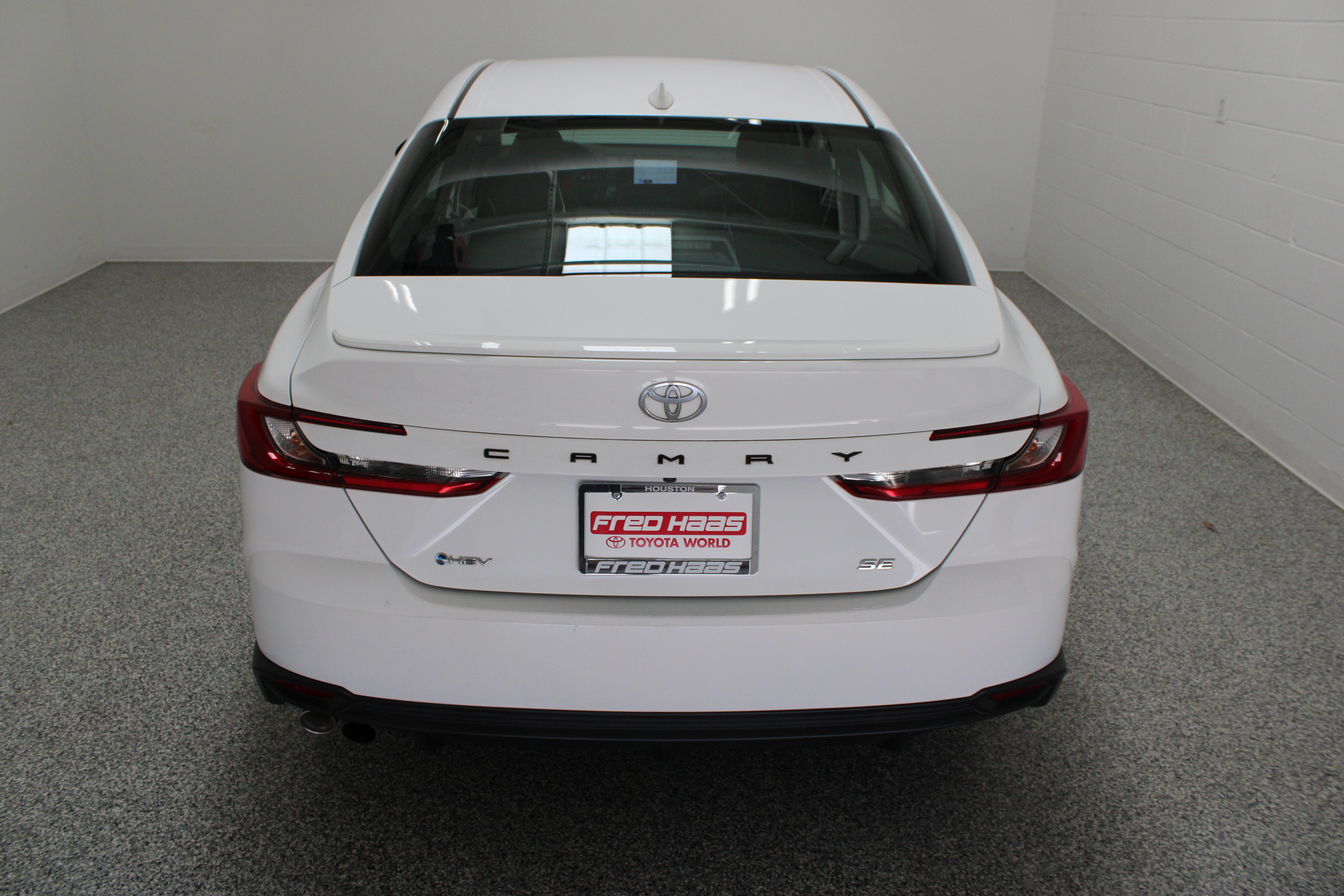 Used 2025 Toyota Camry SE FWD image 8