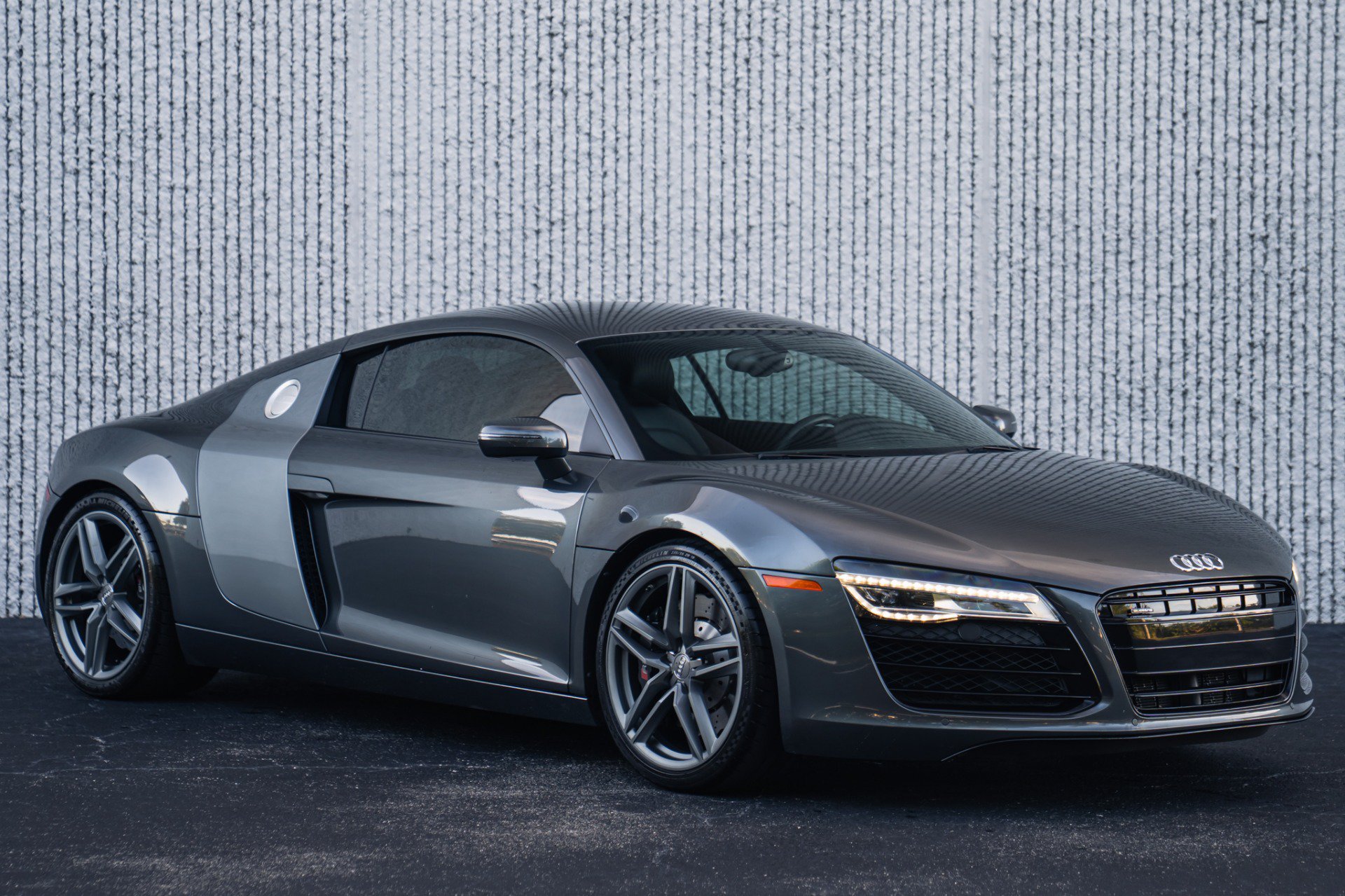 Used 2014 Audi R8 V8 w/ Convenience Package AWD/4WD image 7