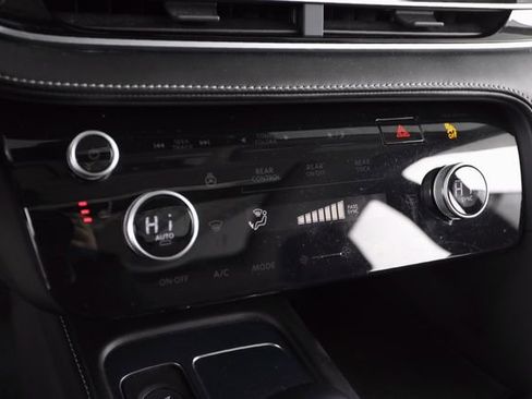 Used 2025 INFINITI QX60 Luxe AWD/4WD image 26