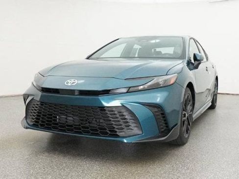 New 2026 Toyota Camry Hybrid FWD image 31
