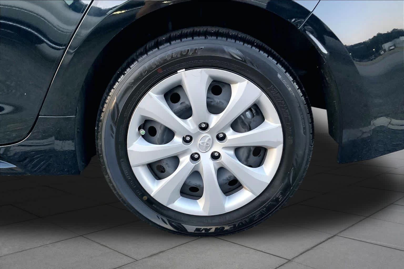 Used 2024 Toyota Corolla LE FWD image 10