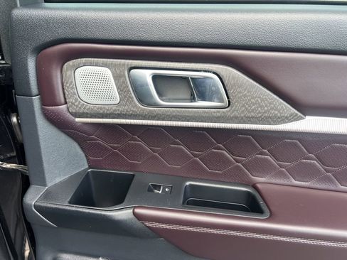 Used 2025 Ford Explorer Platinum w/ LUX Leather Package image 36