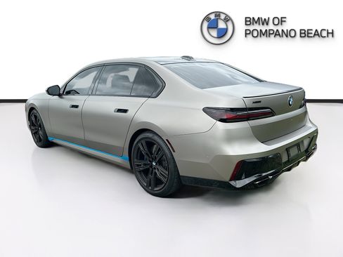 Used 2025 BMW 760i xDrive AWD/4WD image 4