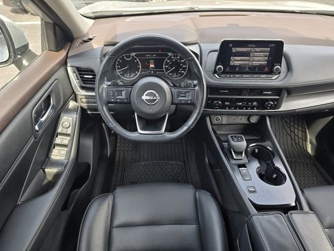 Used 2023 Nissan Rogue SV w/ SV Premium B Package image 13